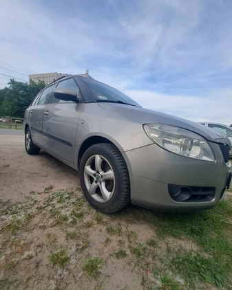 Skoda Fabia cena 12000 przebieg: 240000, rok produkcji 2008 z Warszawa małe 37